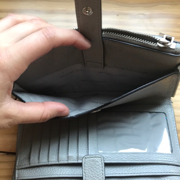 Michael Kors Wristlette / Wallet - Picture 6 of 7